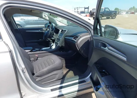 2013 Ford Fusion Se z USA, uszkodzony, nr VIN 3FA6P0H77DR359039